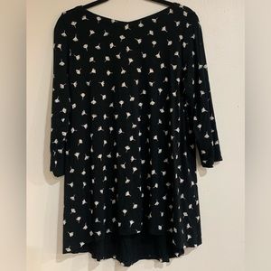 J Jill WearEver Collection 3/4 Quarter Sleeves Black Top W/ White Print. Size M